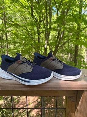 Skechers Men’s Relaxed Fit Slade Sneakers
